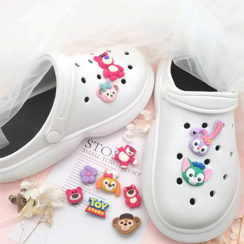 Cute strawberry bear interesting hole shoes shoe pattern decorative buckle DIY personalized garden shoes jewelry gift