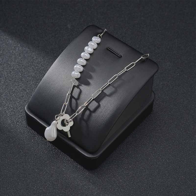 Wholesale Jewelry Simple Geometric Pearl Titanium Steel Necklace Nihaojewelry display picture 2