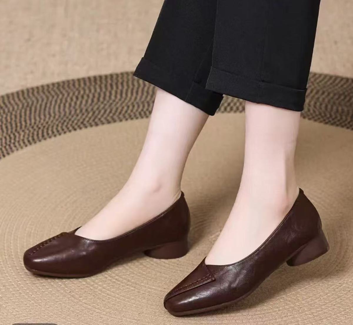 2026 primavera y verano nuevos zapatos de cuero suave primavera y otoño zapatos de mujer retro cómodos zapatos bajos
