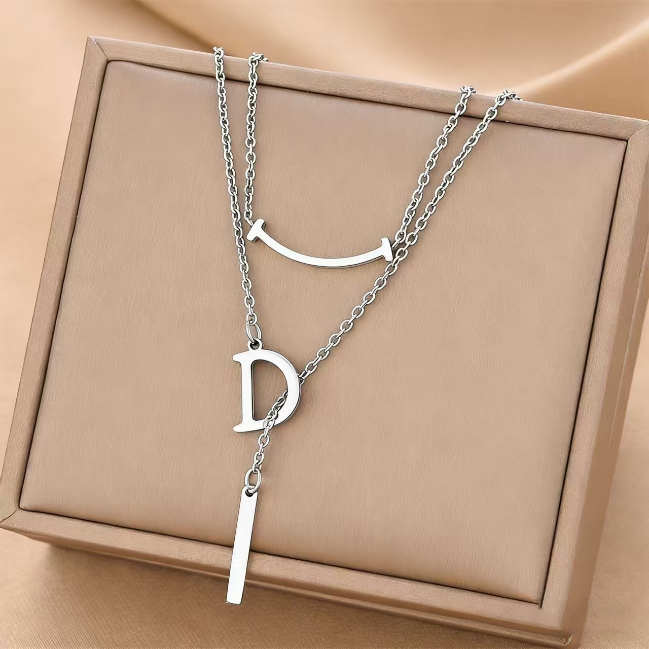 Collar de acero de titanio nuevo transfronterizo, joyería femenina, personalidad de moda, venta caliente simple, joyería de cadena de clavícula femenina, collar creativo image 57