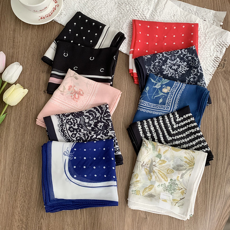 Bufanda de seda Georgette Bufanda cuadrada pequeña con cuello Nueva bufanda pequeña con estampado de anacardo de moda Bufanda de sentido avanzado Bufanda de chal