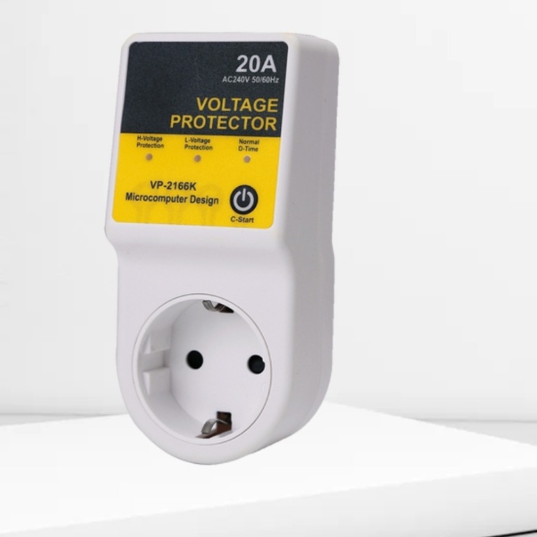 跨境欧规电压保护器插座式带指示灯防雷冰箱保护器