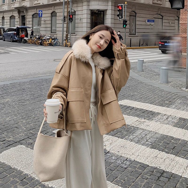 Women's Winter Short Pu Leather Jacket with Large Fur Collar, 2025 New Style, Petite, Fleece-Lined, Thickened Motorcycle Jacket