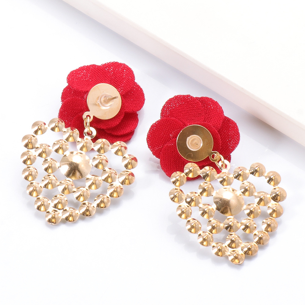 Fashion Geometric Heart-shaped Inlaid Rhinestone Flower Earrings display picture 2