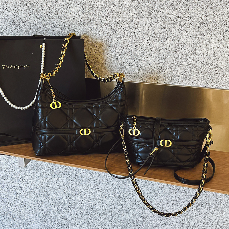 New French-style quilted chain underarm bag for women, 2026 new model, Chanel-inspired shoulder and crossbody bag, dumpling bag style New French-style quilted chain underarm bag for women, 2026 new model, Chanel-inspired shoulder and crossbody bag, dumpling bag style