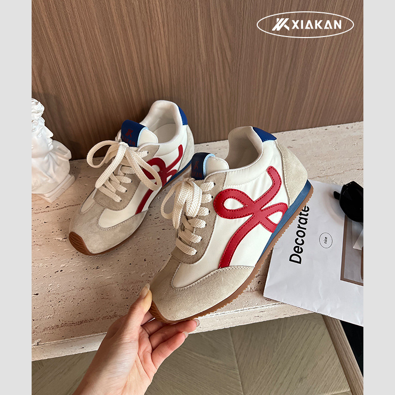 Chaobunan pequeño aumento de altura de 6 cm zapatos de entrenamiento de mujeres 2025 nuevo retro Gump zapatos deportivos ociosos