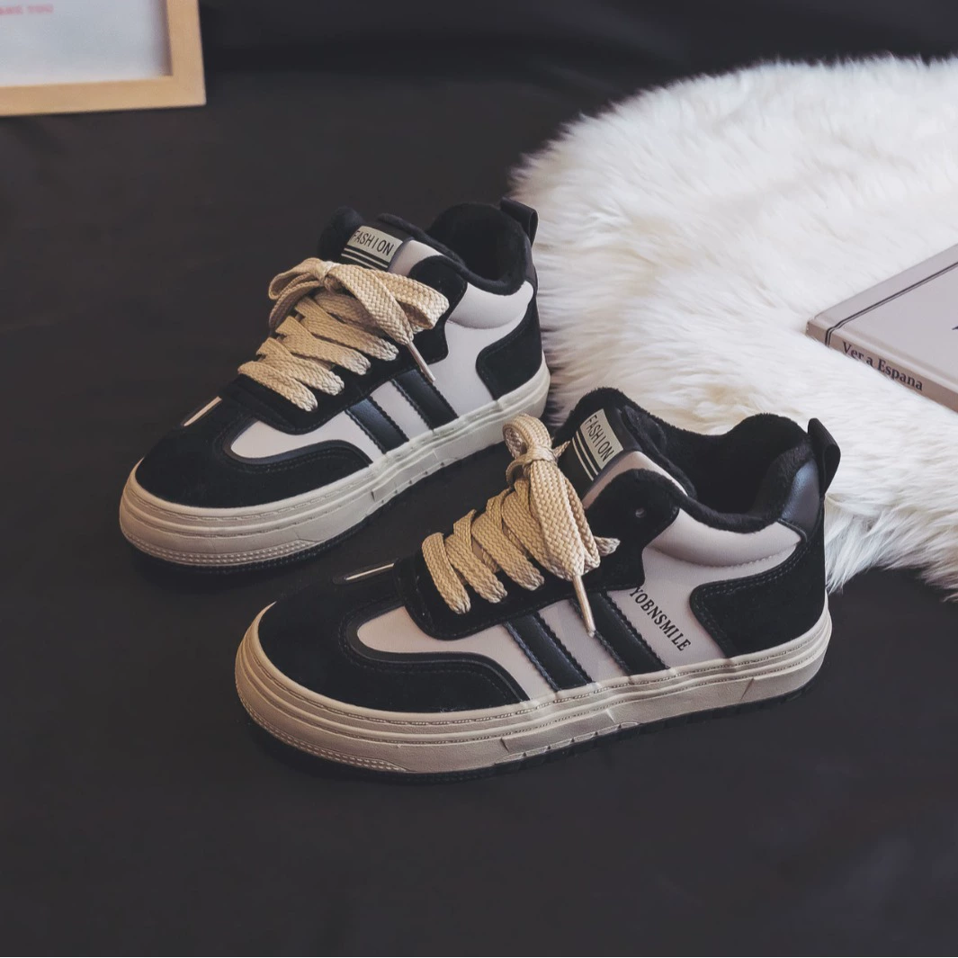 В наличии 2024 осенне-зимние новые студенческие повседневные универсальные туфли для досок средней высоты на флисовой подкладке, женские H1266