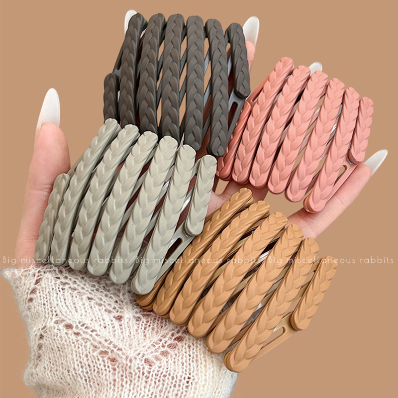 Portable Folding Hairband for Women 2026 New Model for Travel and Face Washing, Non-Slip Hair Clip, Adjustable Headband Portable Folding Hairband for Women 2026 New Model for Travel and Face Washing, Non-Slip Hair Clip, Adjustable Headband