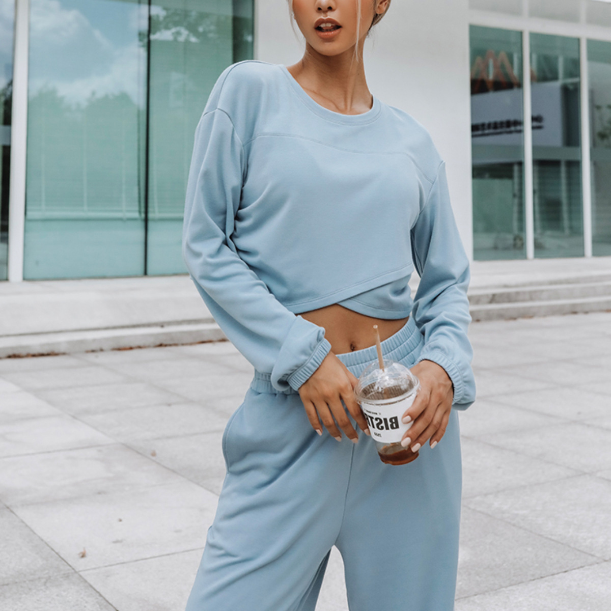 Sportigt set med sweatshirt och shorts för damer höst vinter_voghion.com