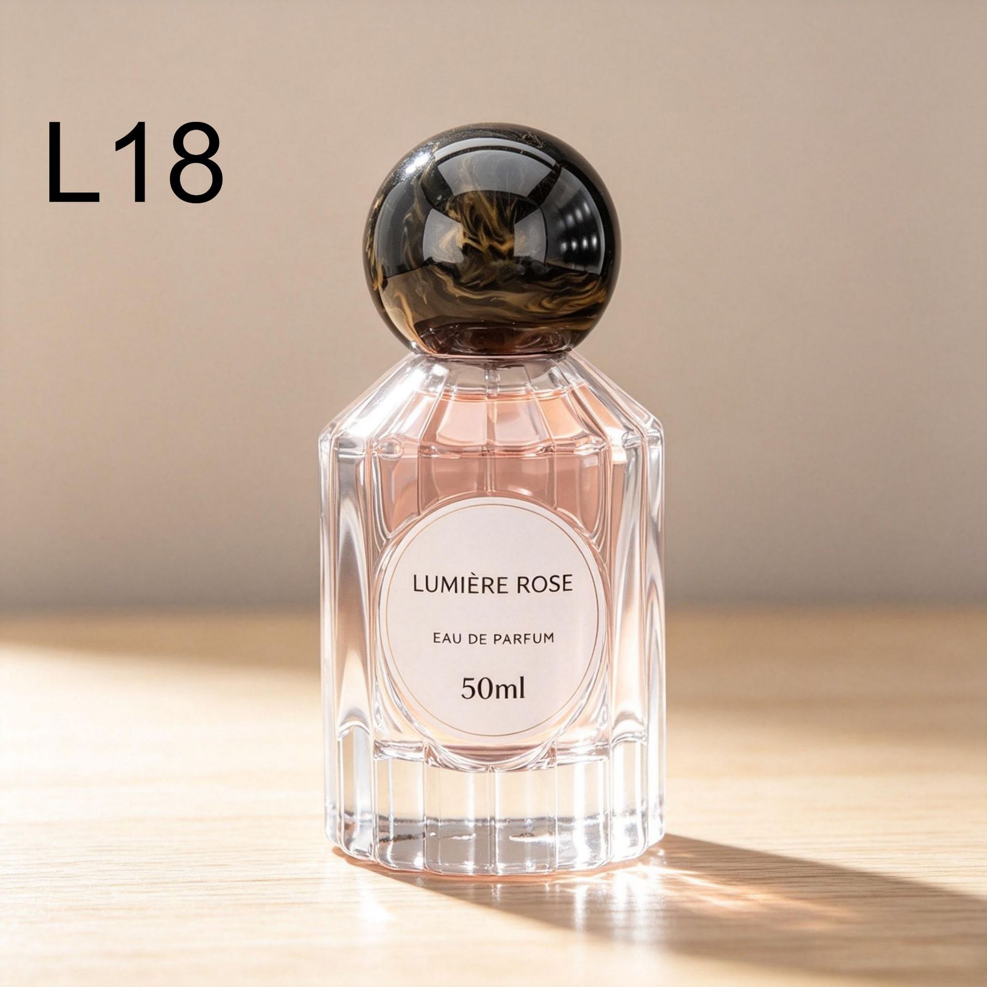 Nuevo producto botella de perfumes de vidrio botella de aerosol 50ml botella vacía botella de fragancia de alta calidad botella dividida multi-tapera libre en stock
