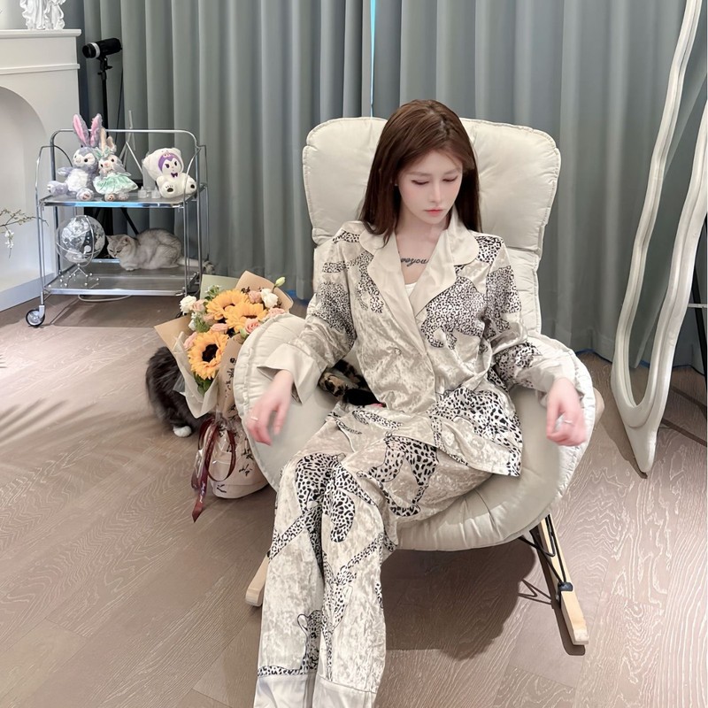 秋冬睡衣女金丝绒轻奢高级感双排扣豹纹金砖绒可外穿家居服套装|undefined
