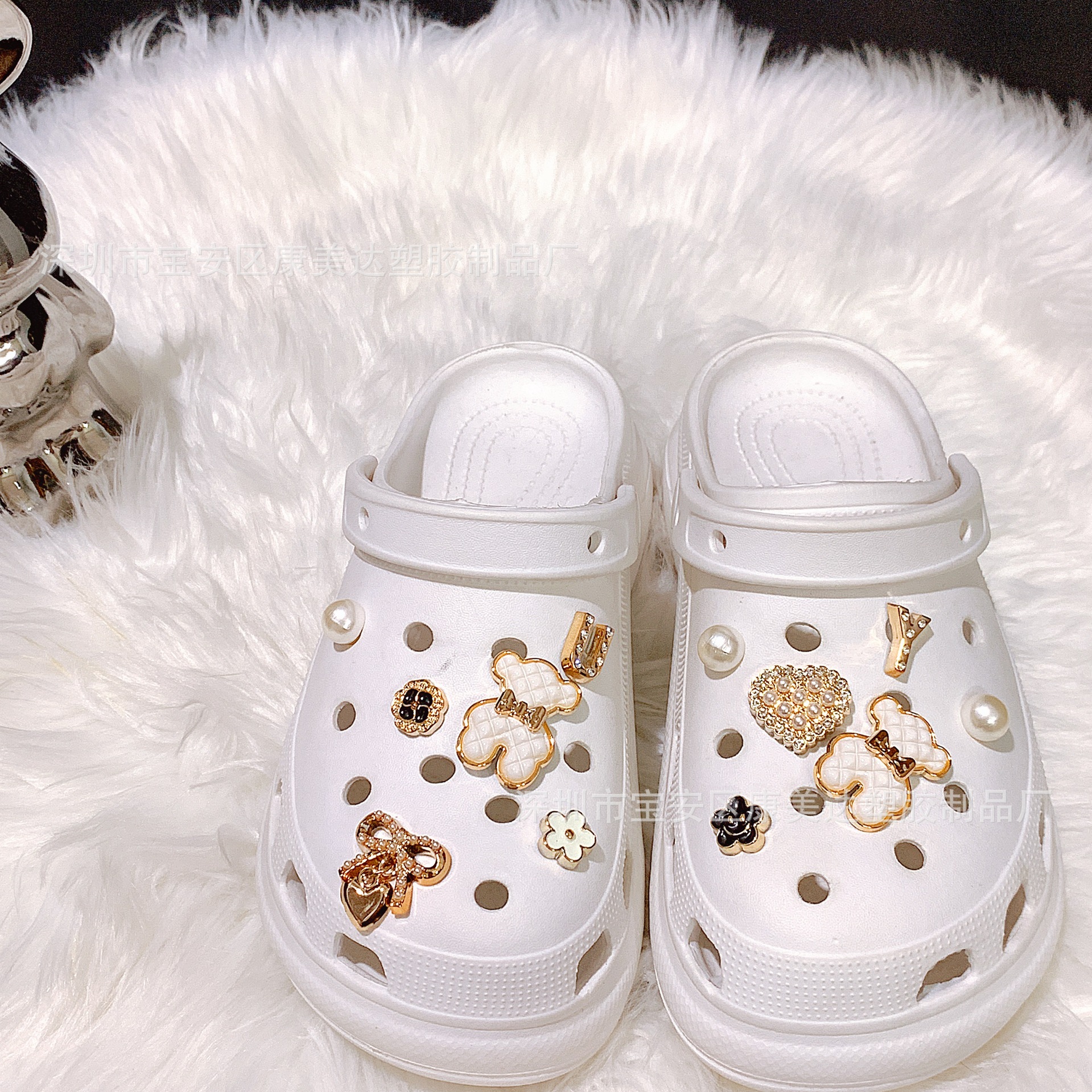 흰 곰의 K81 쌍 (신발없이)