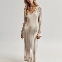 2023跨境春夏新款针织连衣裙休闲收腰V领坑条显瘦针织长裙女