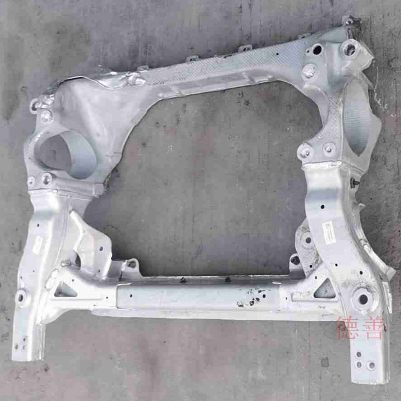 Applicable to Mercedes-Benz 205 204 C180 C200 C260 C300 C350 ingot Beam front axle rear axle