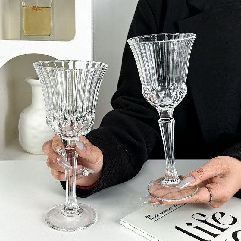 Taza de vidrio de cristal moderno simple taza de vino alto europeo con taza de jugo taza de comida taza de diamante taza