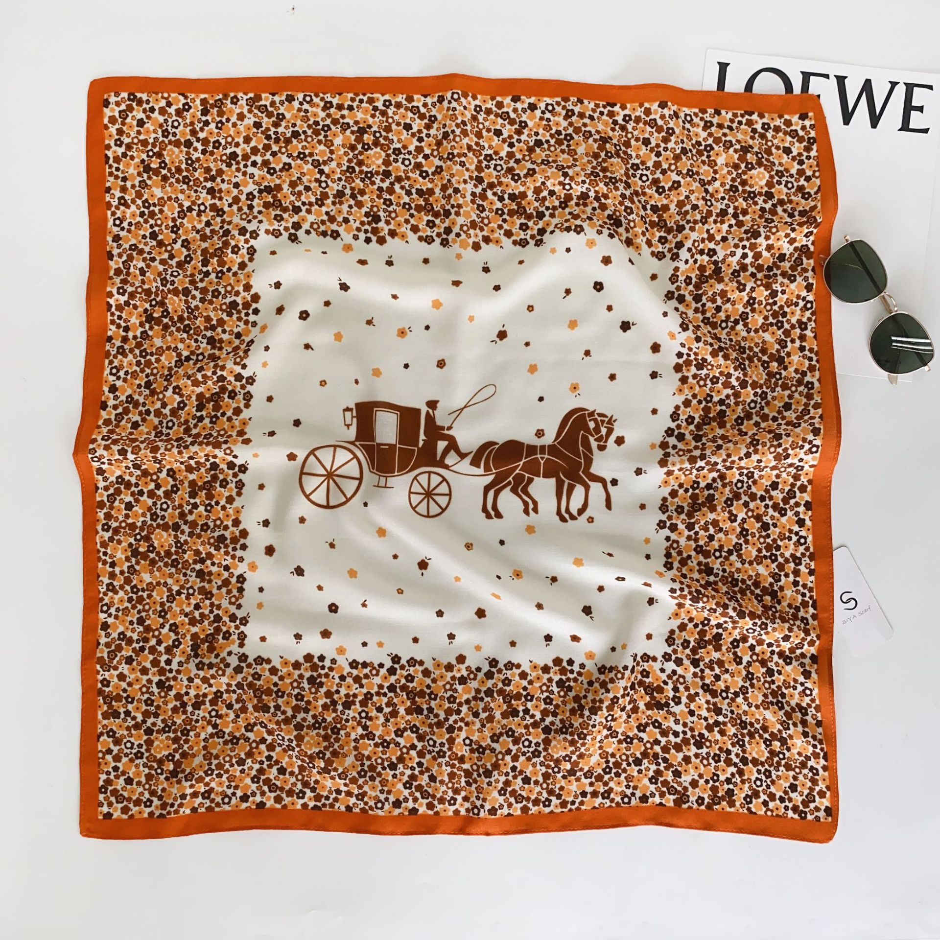 Nueva Impresión de espiga pequeña bufanda cuadrada cálido terciopelo estilo coreano fresca pequeña flor cálida bufanda decorativa en stock