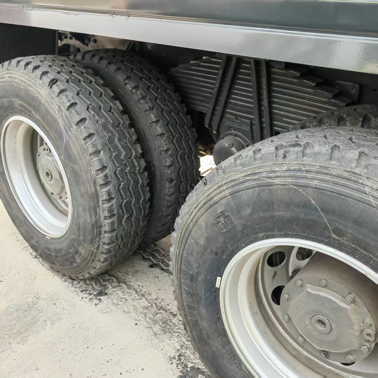 Special 375/371 Horsepower Rear Eight-Wheel Slag Transport Truck 6*4Howo Dump Truck for Sand and Gravel