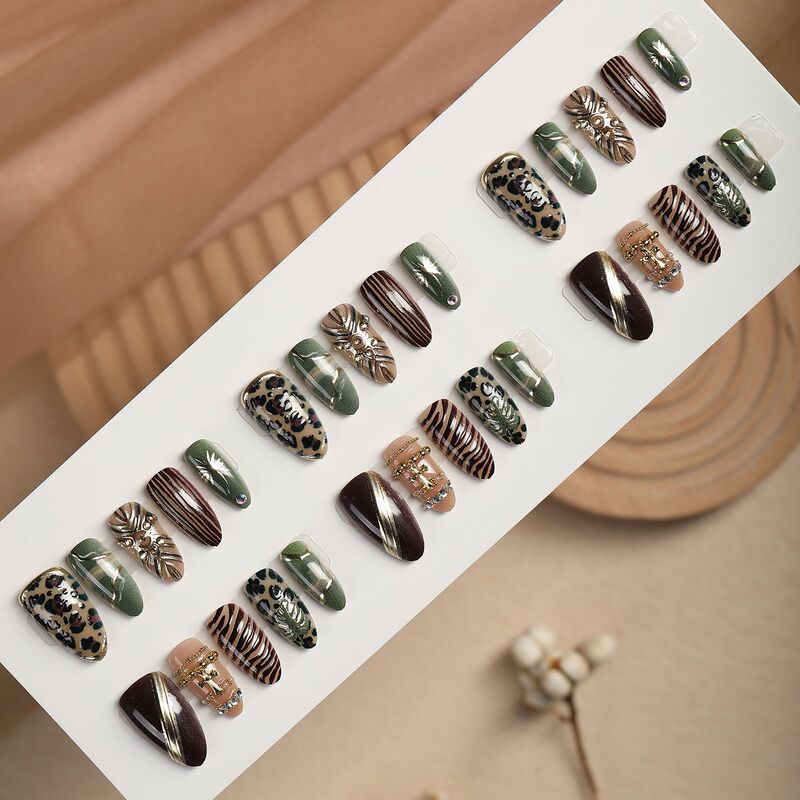Halloween manicure press-on nails, green nail tips, autumn and winter cross-border almond-shaped press-on nails