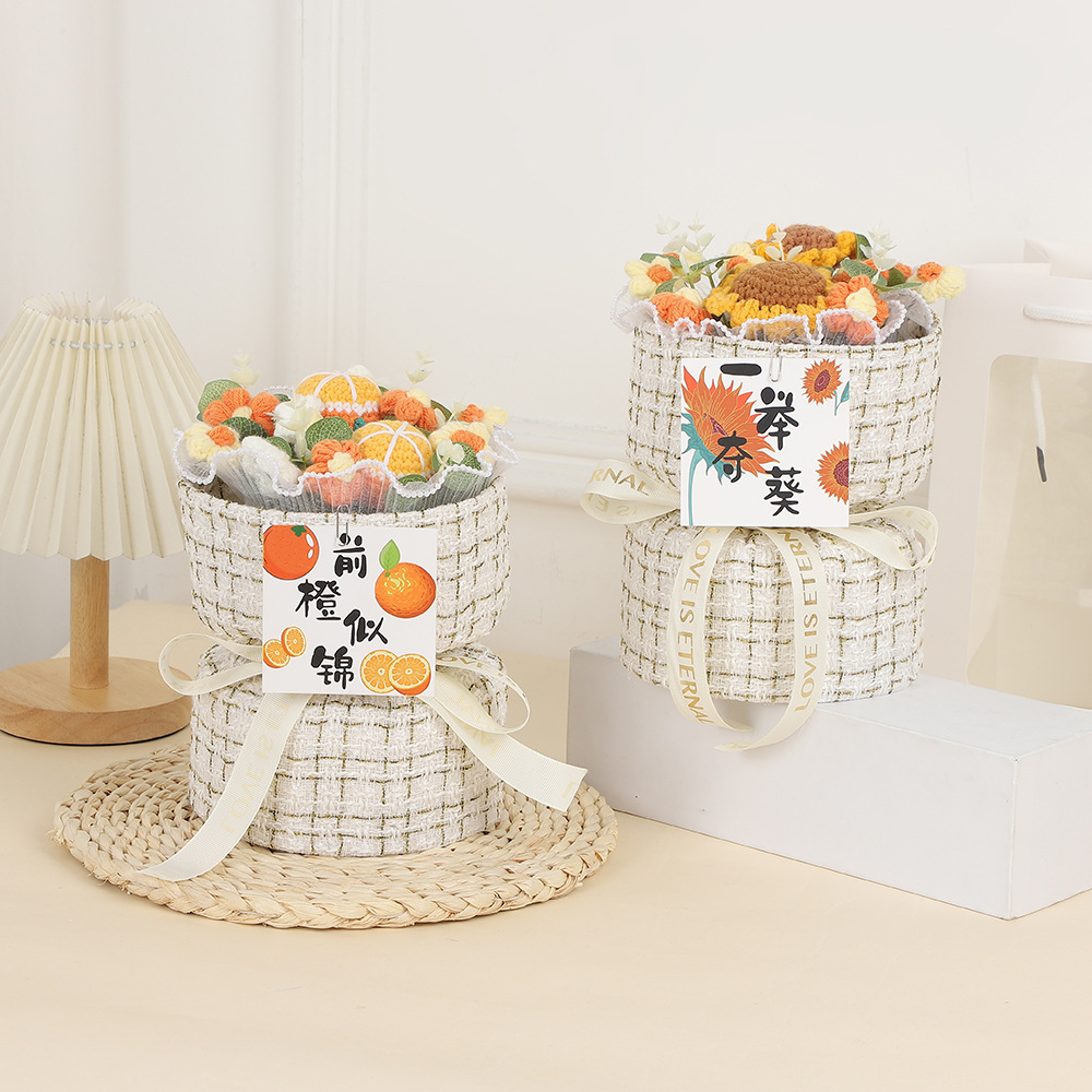 Temporada de graduación Regalo práctico para el examen de ingreso a la escuela secundaria Girasol Ramo de punto hecho a mano Ramo de lana Fruta Flor artificial Adornos inspiradores