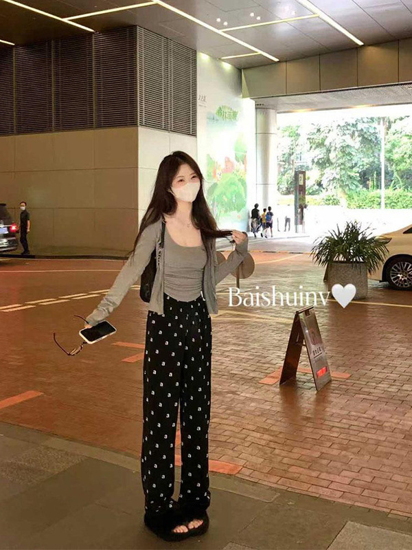 白水女【丝丝冰凉开衫~】灰色防晒针织开衫女小众设计感长袖上衣|undefined