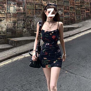 Tiu �Ե���ɪޱ �黨�����B��ȹŮ�͹������@��a�ְ���ȹ��