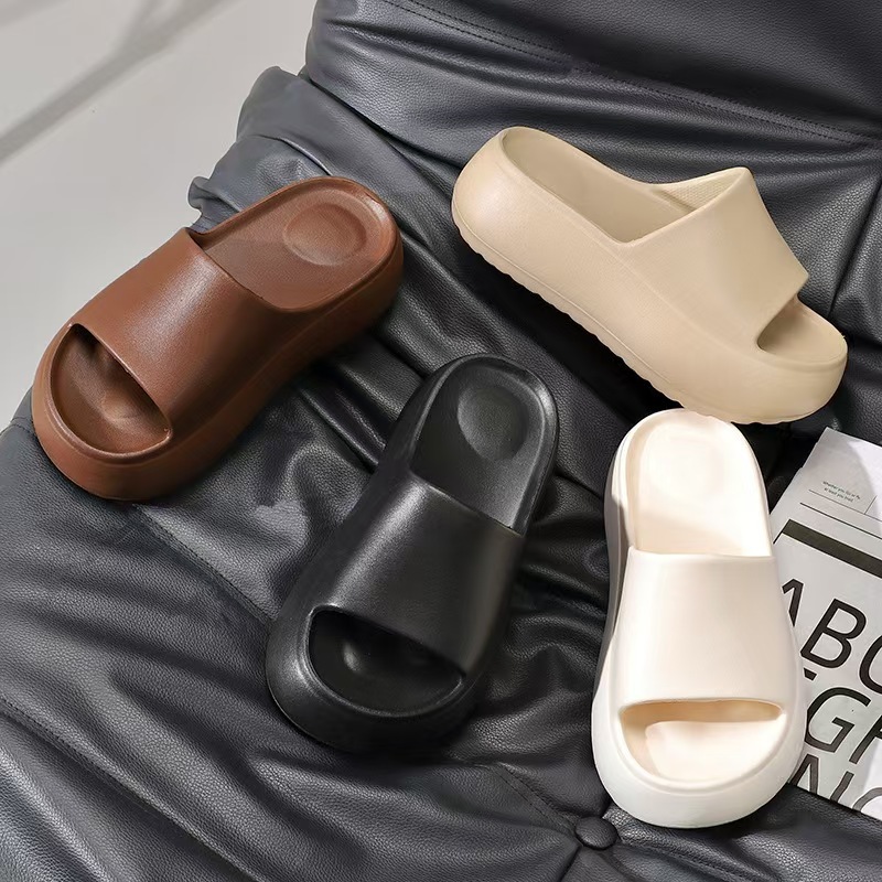 Nuevas zapatillas Eva para mujeres con suelas gruesas de 6 centímetros antideslizantes y ocio en verano, zapatillas frías para mujeres de color sólido en la playa