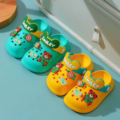 Children's new hole-toe shoes summer cute baby soft soles for boys and girls lightweight outdoor slip-resistant beach sandals