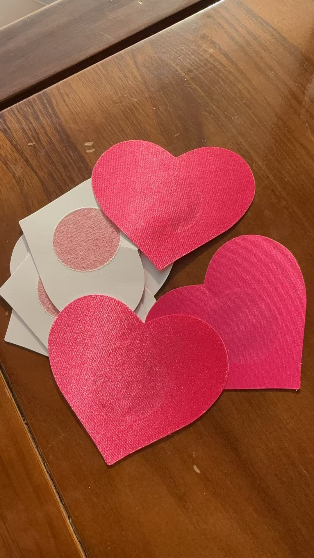 Venta caliente transfronteriza europea y americana sexy impreso mama pegatinas desechables en forma de X pecho Nipe cubre