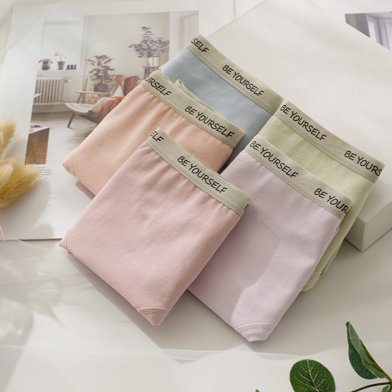 Ropa interior de niña fresca de estilo japonés ropa interior de mujer de cintura media de algodón al por mayor ropa interior de color sólido simple transpirable de verano para mujer