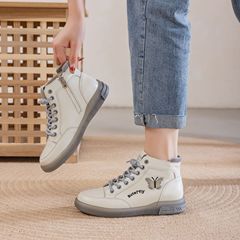 2025新款短靴真皮秋冬蝴蝶高帮女士小白鞋休闲百搭女大码马丁靴女