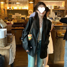 �OӋ�����bƤ������Ů2025�¿��nϵ�C܇�L�߽֕r�к�ɫPUС������