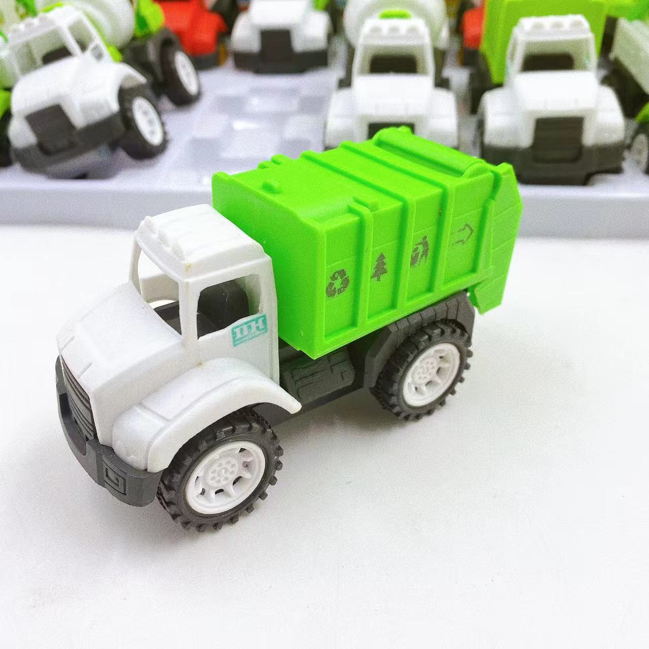 Juguetes infantiles de ingeniería de inercia varios tipos de ferrules mixtos regalos al por mayor tienda de 2 yuanes