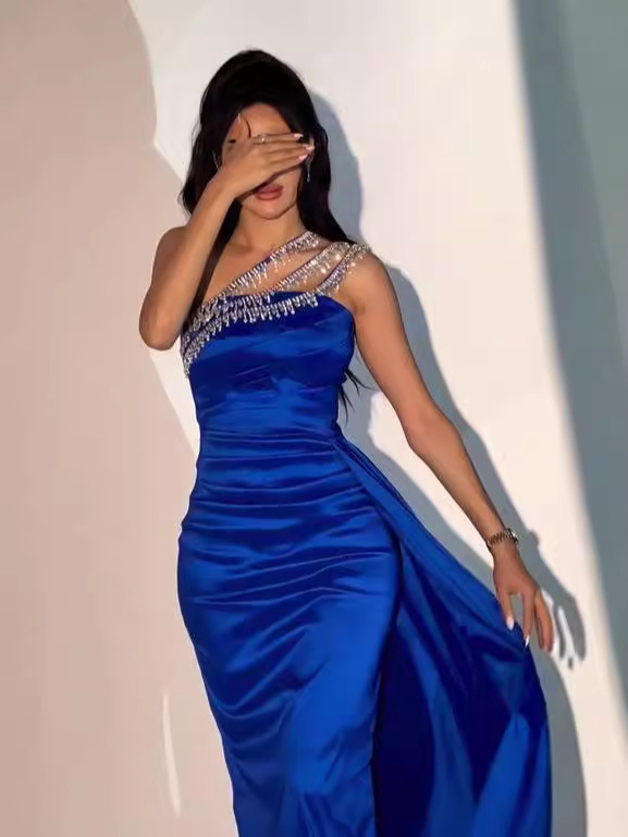Vestido de noche de diamantes con hombros inclinados para mujer de alta gama transfronteriza, temperamento de banquete femenino, vestido de vendaje de gama alta de lujo ligero