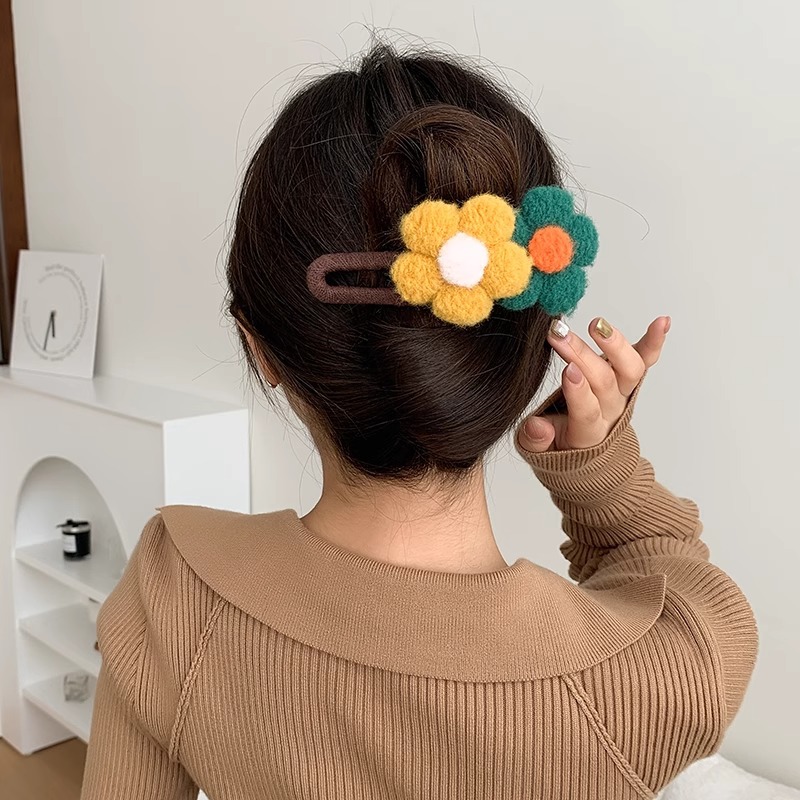 Pinza de pico de pato con placa de flores, pinza para el cabello de felpa de otoño e invierno, cabeza trasera grande para mujer, pinza para el cabello con placa de sensación de alta calidad, horquilla, tocado