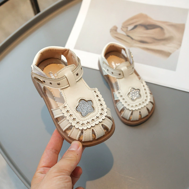Баотоу сандалии для девочек 2024 новый летний мягкий фон