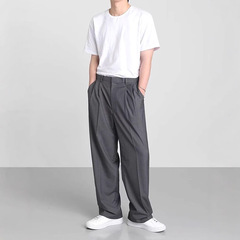フランス式の暗いボタンのデザイン感があります。