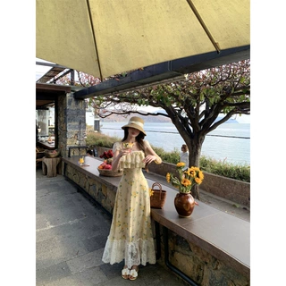 2026小众设计法式碎花纯欲蕾丝拼接显瘦小飞袖连衣裙设计感长裙子