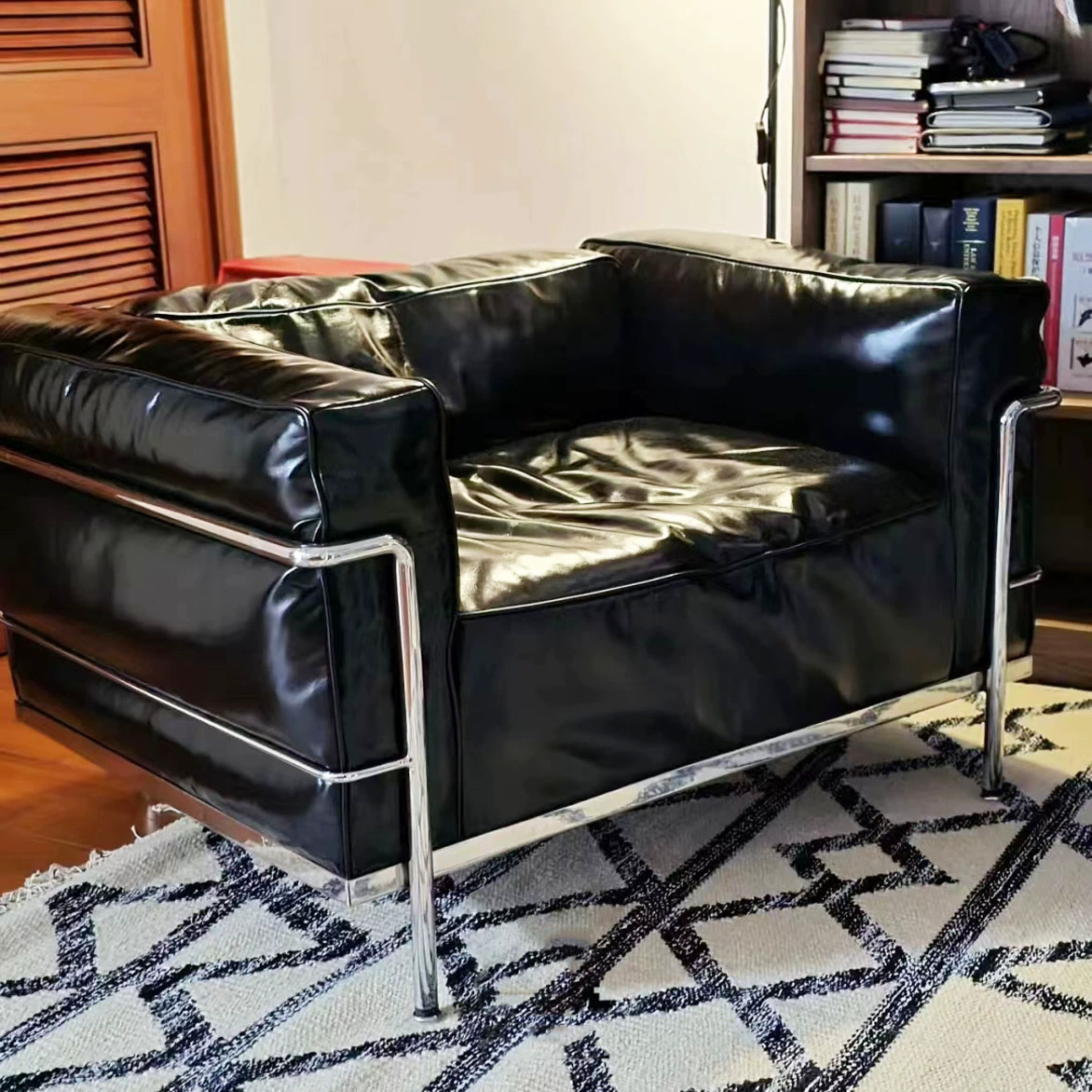 Корбюзье LC3 кожаный одноместный диван Средние века дизайнер из нержавеющей стали прямой ряд современный легкий роскошный диван для гостиной