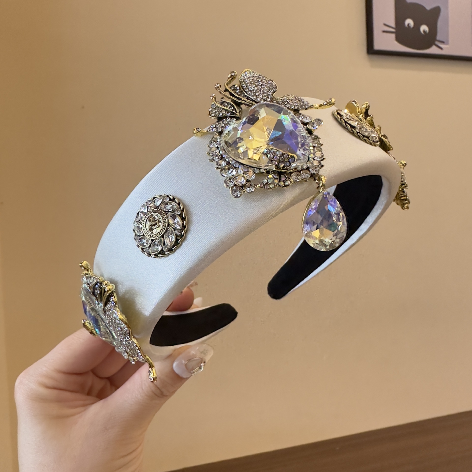 European and American New Hair Hoop Light Luxury Rhinestone Pendant Fashionable Wide Side Pressing Style Hair Card Heavy Industry Simple Elegant Headband Hair Accessories