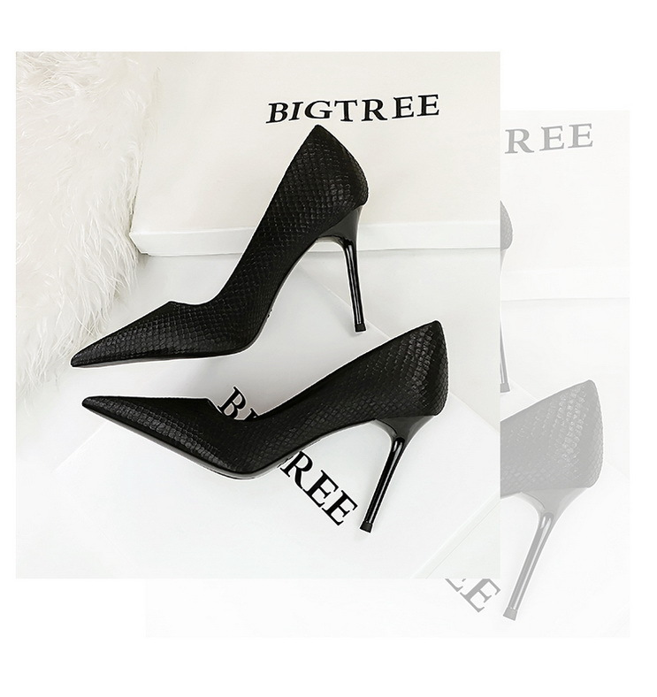 Party high heels slim slim high heels fishscale satin shingle pointe single shoes_voghion.com