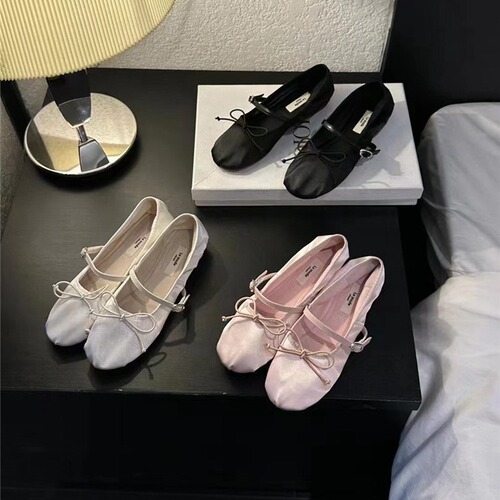 Cic Gentle and Cute Grandma Shoes 2024 Spring French Elegant and Refined Round Head Low Mouth Insoles Heeled Ballet Shoes