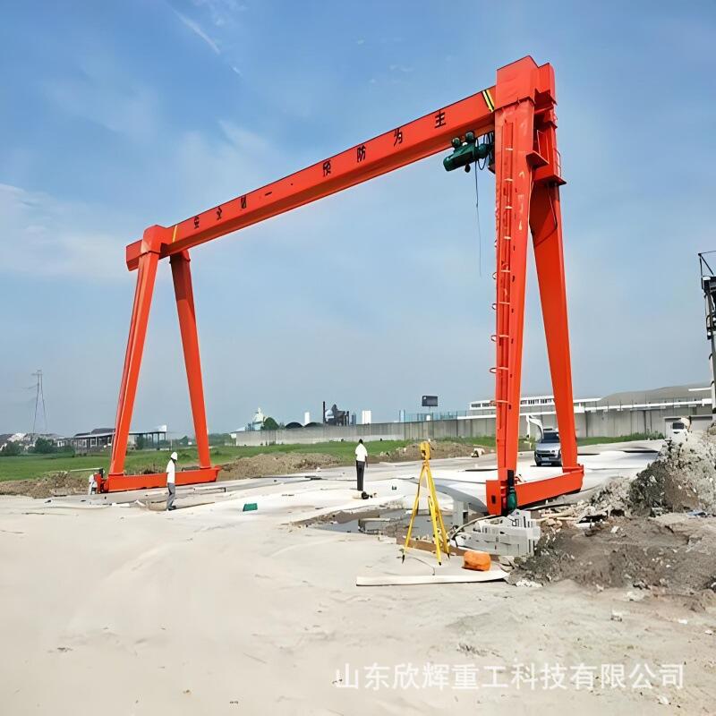 32吨门式起重机全包厢龙门吊起重机垃圾场搬运轨道式龙门吊起重机