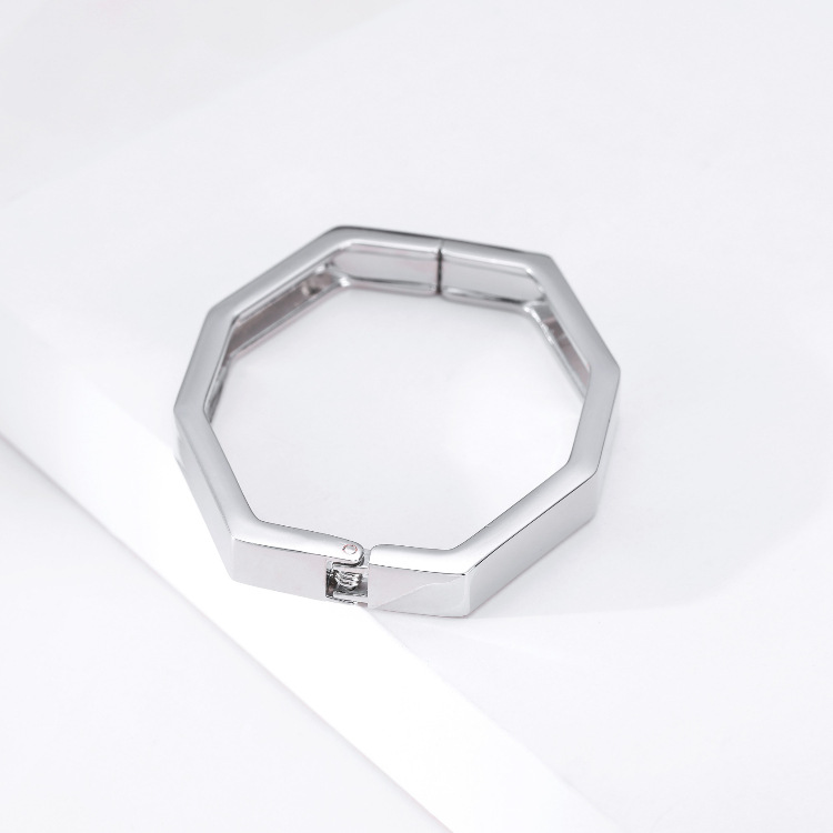 Simple Glossy Octagonal Prismatic Alloy Bracelet display picture 4