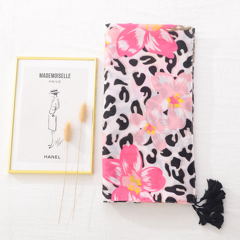 Venta caliente transfronteriza estilo europeo y americano primavera y verano bufanda de seda chal fino estampado de leopardo rosa claro flor grande algodón y lino sensación bufanda