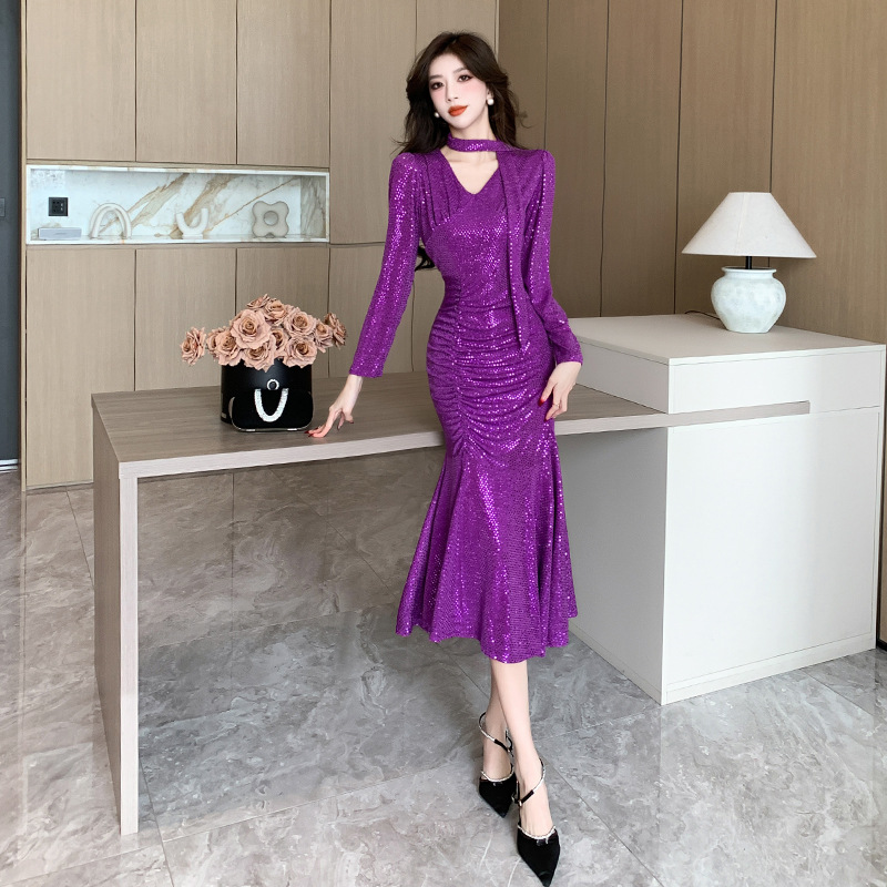 2025 New Autumn and Winter V Neck Sequin Pleated Waist Fishtail Long Skirt Celebrity Dress