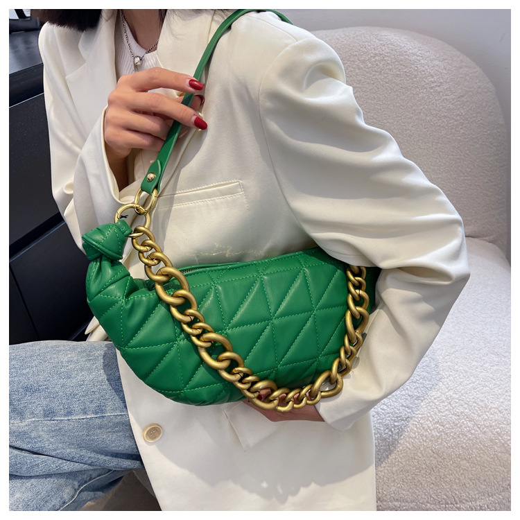 2021 New Style Chain Shoulder Underarm Bag Dumpling Bag display picture 5