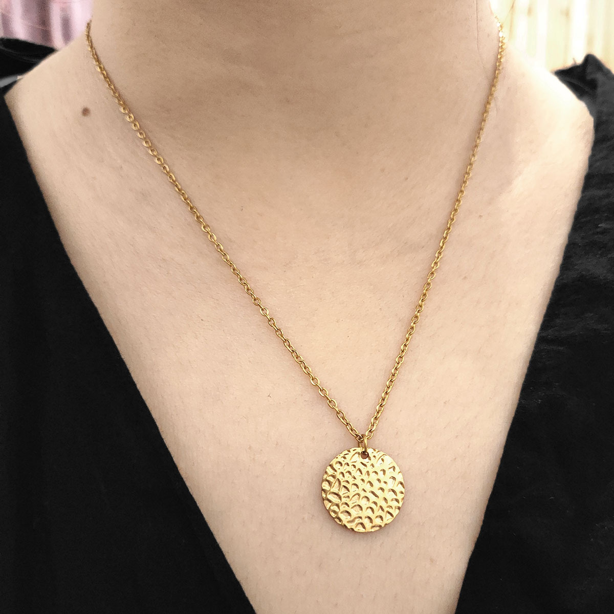 Joyería Al Por Mayor Estilo Simple Estilo Clásico Color Sólido Acero Inoxidable 304 Enchapado Plisado Collar Colgante display picture 1