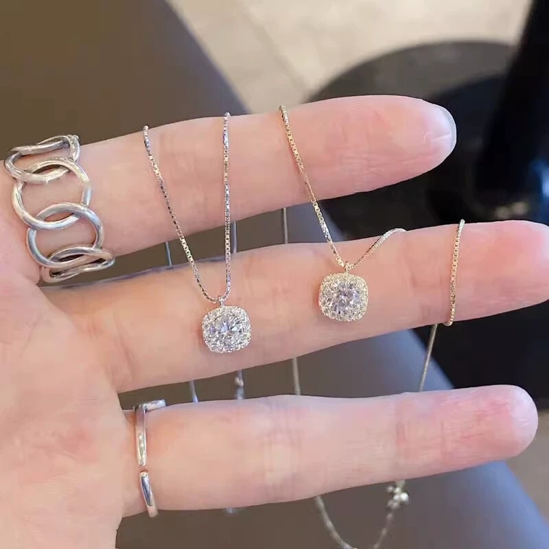 Square Diamond Necklace for Women Summer 2025 New Fashion Accessible Luxury Niche Design High-End Simple Zircon Clavicle Chain