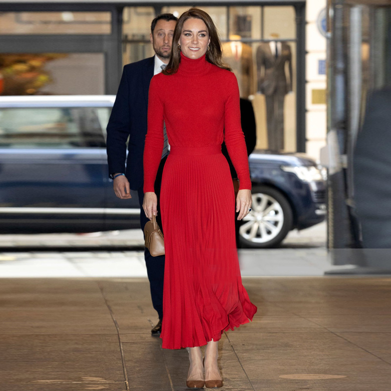 Princess Kate with 22 Autumn and Winter Women's High Collar Red Long Sleeve Sweater + Pleated Red Overskirt Suit