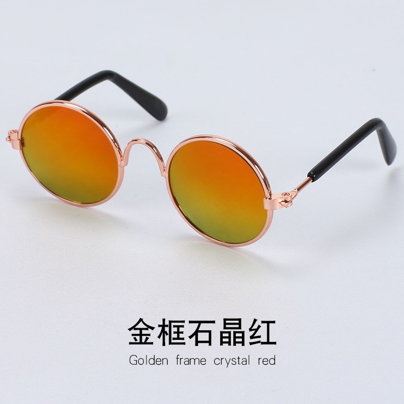 Gatas de gato para mascotas retrógradas para jugar cool perros gafas de fotos accesorios gatos perros extraños gafas de sol joyas de marco de oro gafas